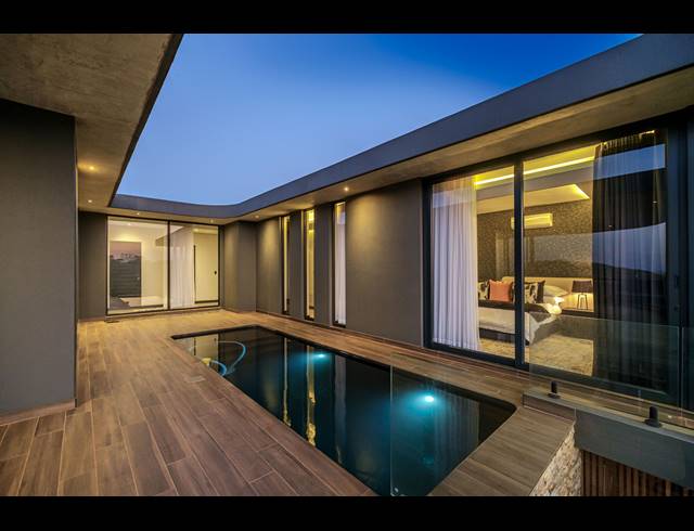 4 BEDROOM FREEHOLD FOR SALE IN SEATON ESTATE